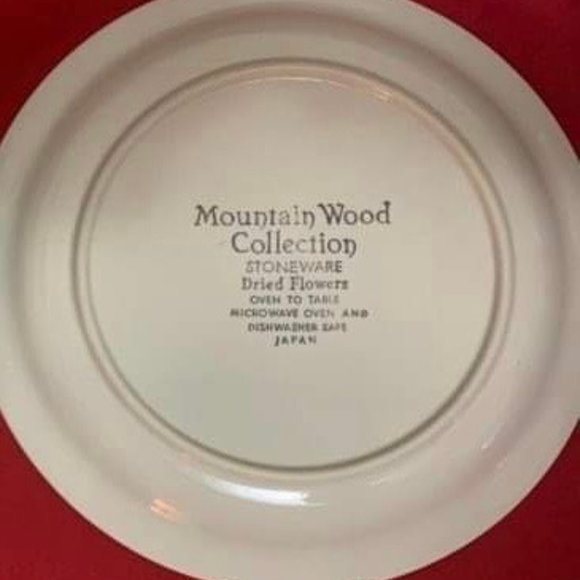Mountain Wood Collection Stoneware Plate, Dried Flower, Made in Japan - Picture 2 of 2